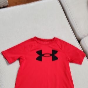 Under Armour Shoet Tee with Black Logo, Youth Small